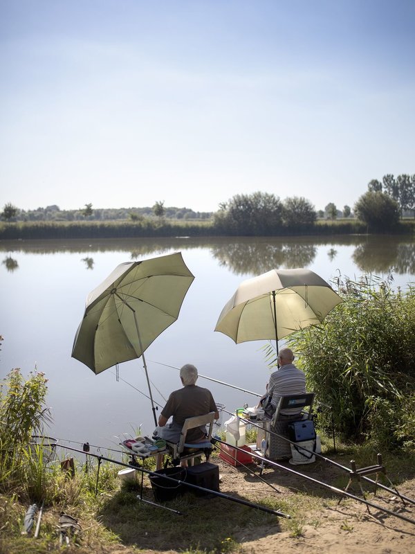 2 vissers aan de Grote Kreek in Moerbeke (Waasland)